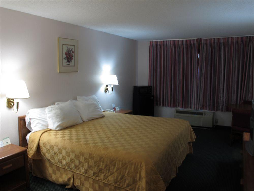 Days Inn By Wyndham Dahlonega University Area מראה חיצוני תמונה