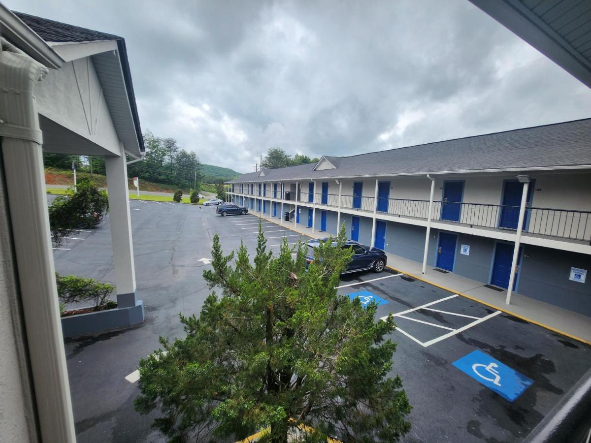 Days Inn By Wyndham Dahlonega University Area מראה חיצוני תמונה