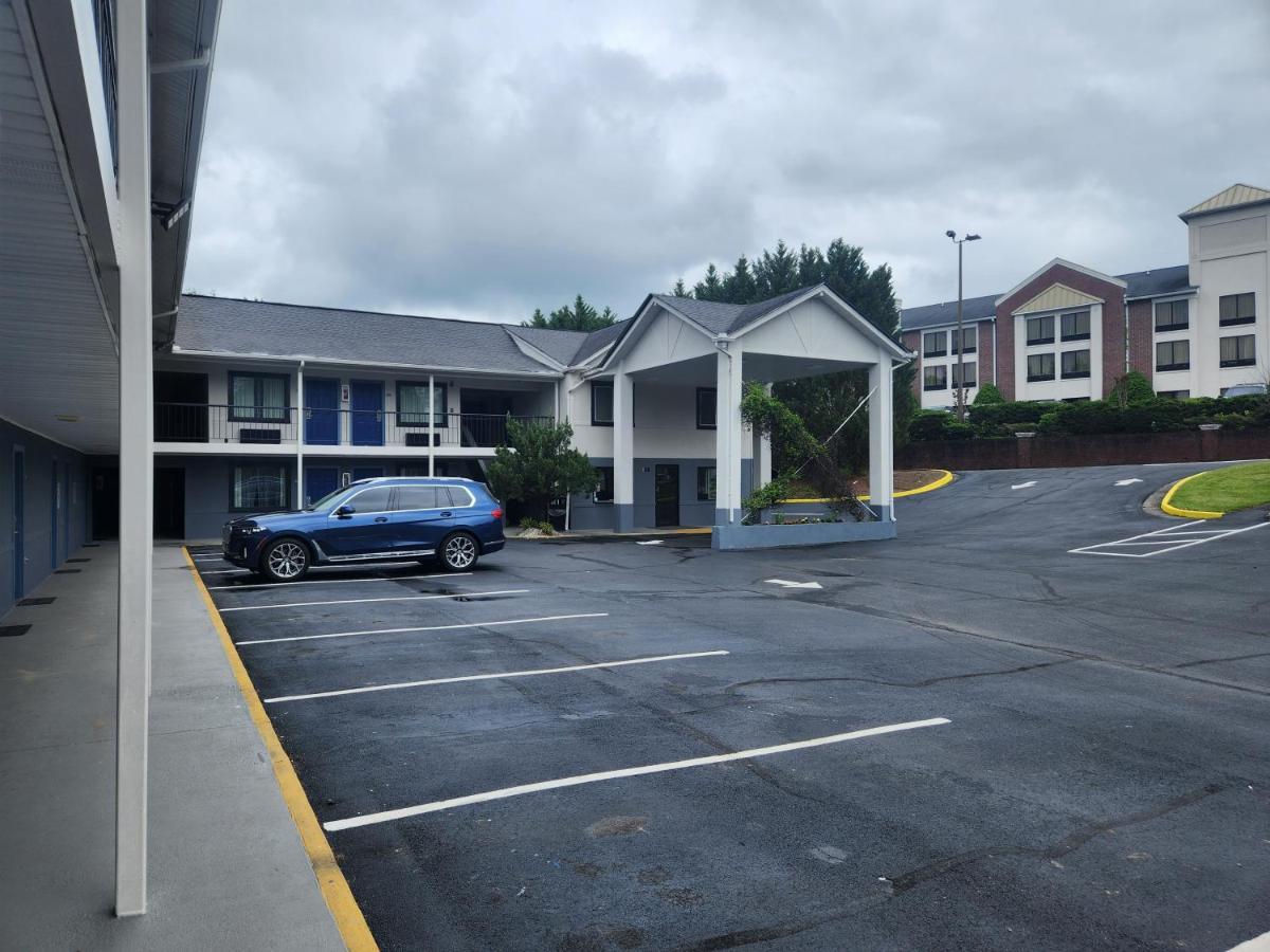 Days Inn By Wyndham Dahlonega University Area מראה חיצוני תמונה