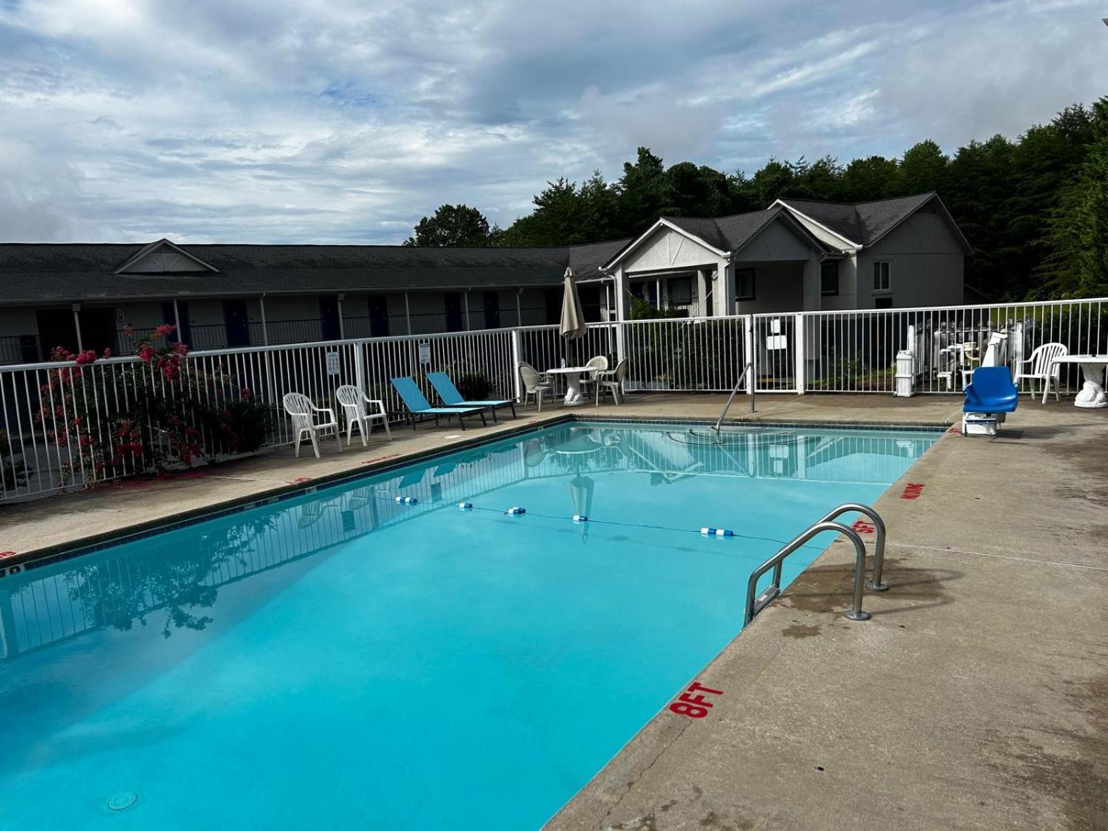 Days Inn By Wyndham Dahlonega University Area מראה חיצוני תמונה