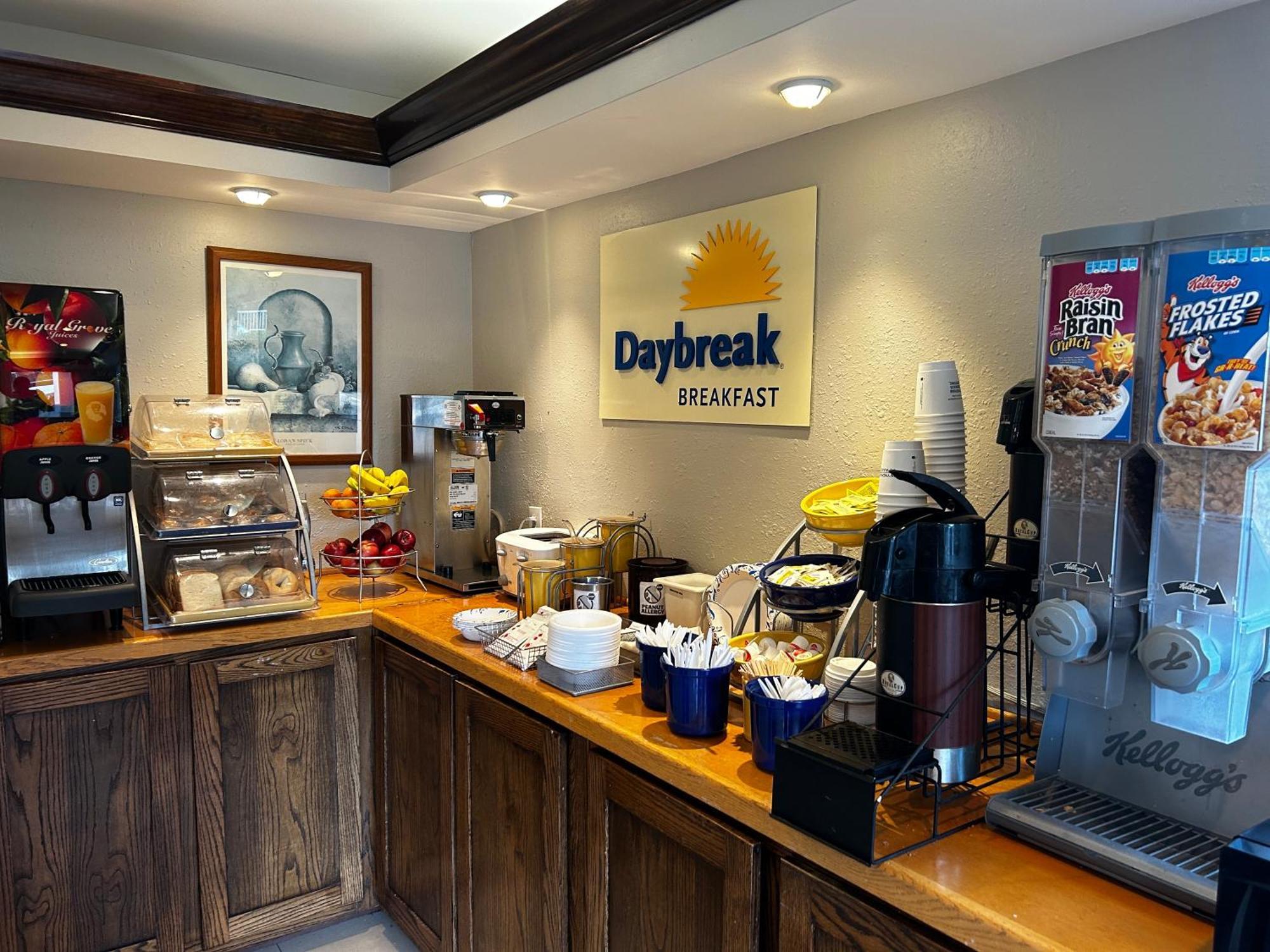 Days Inn By Wyndham Dahlonega University Area מראה חיצוני תמונה