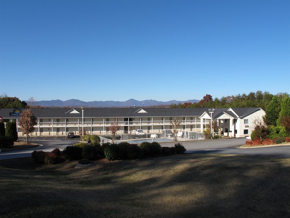 Days Inn By Wyndham Dahlonega University Area מראה חיצוני תמונה